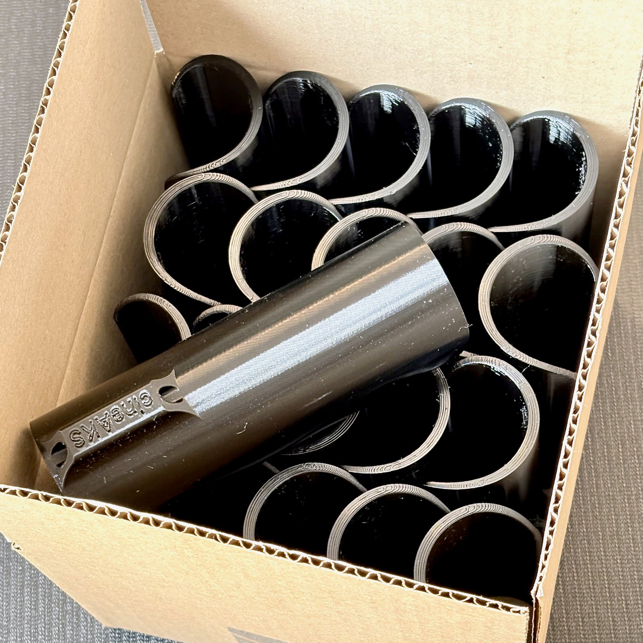 Carton box containing speed clips for speed rail